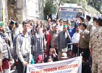 Shimla: मांगों काे लेकर सचिवालय के बाहर फिर गरजा दृष्टिहीन संगठन, किया चक्का जाम
