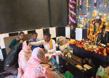 सराहां के समीप शनि मंदिर में शनि जयंती पर भंडारे का हुआ आयोजन, हजारों भक्तों ने मंदिर पहुंचकर लिया शनिदेव कर आशीर्वाद 