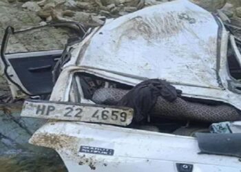 ड्यूटी पर जा रहे वाटरगार्ड के साथ बड़ा हादसा, 200 फीट गहरी खाई में गिरी कार…हालत गंभीर
