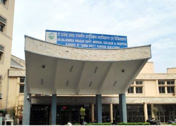 शराब के नशे में पति-पत्नी पर किया तेजधार हथियार से जानलेवा हमला, टांडा रैफर
