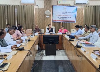 कल्याणकारी योजनाओं का लाभ समयबद्ध तरीके से पात्र लोगों तक पहुंचाना सुनिश्चित करें – सुरेश कश्यप