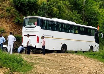 Himachal: अमरनाथ यात्रा पर जा रही बस के फेल हुए ब्रेक, 49 श्रद्धालु थे सवार…ड्राइवर ने ऐसे टाला बड़ा हादसा
