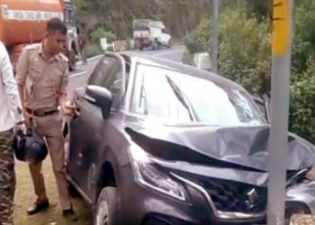 Sirmour: कैदी को गाड़ी में लेकर लौट रहे थे पुलिस वाले…रास्ते में हो गया भयानक हादसा, सड़क किनारे बैठी महिला की गई जान