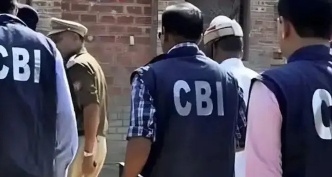 UPSC एग्जाम में 76वीं रैंक लाने वाला चंडीगढ़ का अफसर रिश्वत लेते गिरफ्तार, 4 लाख रुपये मांगे थे, सीबीआई ने ट्रैप लगातार पकड़ा