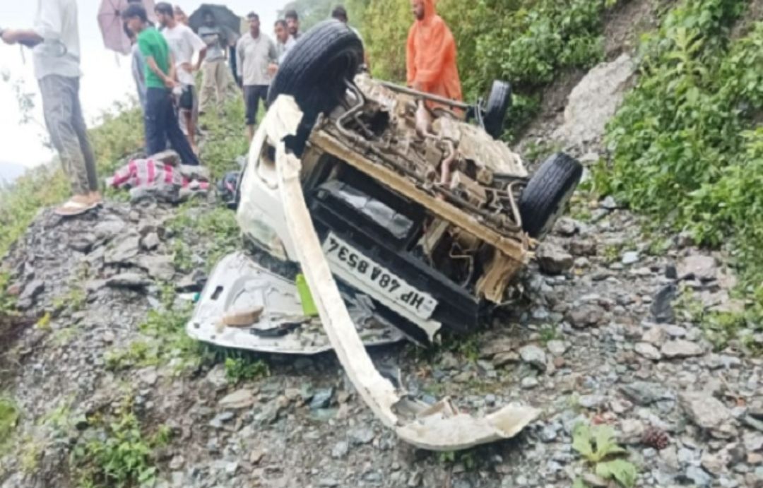 हिमाचल में बड़ा हादसा, भरमौर-पठानकोट हाईवे पर खाई में गिरी कार; पांच लोगों की दर्दनाक मौत