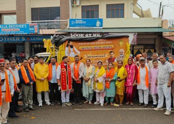 संत शिरोमणि गुरु रविदास जी के 650वें प्रकाश उत्सव पर काशी से आई पावन मिट्टी कलश यात्रा का माजरा में भव्य स्वागत