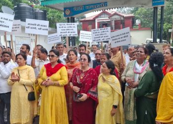 नाहन की स्वास्थ्य व्यवस्था बदहाल, केंद्र से मिले ₹260 करोड़ के बावजूद 500 बेड के अस्पताल का निर्माण ठप; जनता के स्वास्थ्य से खिलवाड़ कर रही कांग्रेस सरकार : डॉ. राजीव बिंदल