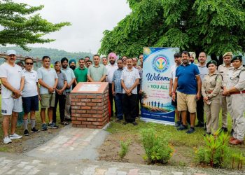 यमुना वन विहार में मॉर्निंग जॉगर्स क्लब द्वारा पौधारोपण अभियान आयोजित