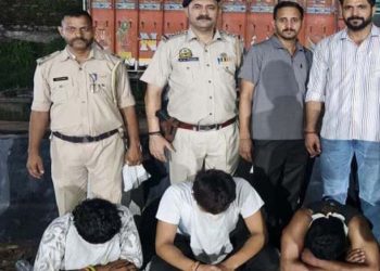 Solan: पुलिस नाका देख बौखलाया नशा तस्कर, बचने के लिए निगला चिट्टा…मौत; 9 ग्राम हेरोइन सहित 3 गिरफ्तार