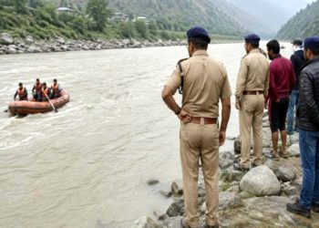 Himachal : सनकी पिता ने 6 वर्षीय बेटे को रावी में फें…का, तलाश में जुटी पुलिस