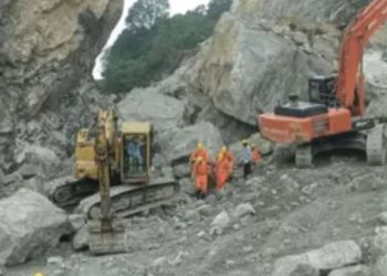 हिमाचल खदान हादसा: शिलाई में चट्टानों के नीचे से निकाला ट्रक ड्राइवर का शव, दो लापता की तलाश में जुटे NDRF जवान