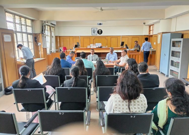 राष्ट्रीय लोक अदालत आयोजित