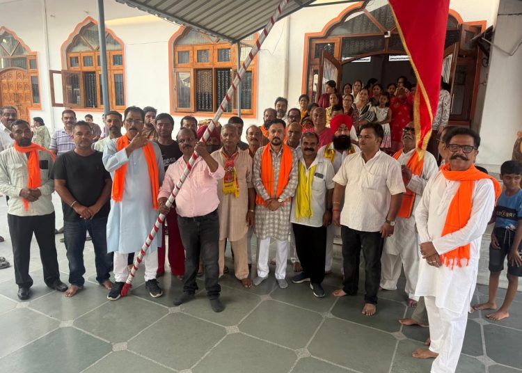 पांवटा साहिब : श्री राम नाट्य क्लब बद्रीपुर ने धूमधाम से निकाली रामलीला महोत्सव की झंडा रोहण यात्रा