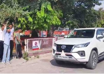 नेता प्रतिपक्ष जयराम ठाकुर को दिखाए गए काले झंडे, ‘ मुर्दाबाद-मुर्दाबाद’ के लगे नारे, जानें पूरा मामला