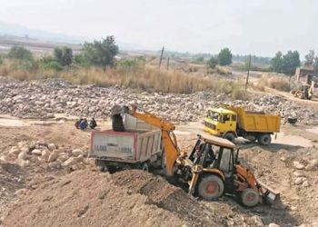 नदी-नालों में खनन से सुक्खू सरकार को हुई कितनी आय? अवैध खनन से भी वसूला करोड़ों का जुर्माना