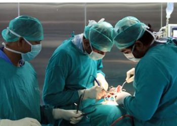 Himachal: मरीज के पेट में छूटा स्पंज, एक साल बाद खुला राज- अब पांच लाख मुआवजा देंगे डॉक्टर