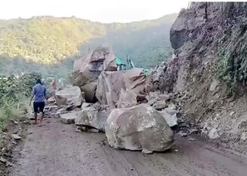 Solan: अर्की के राजघाटी में भयंकर लैंडस्लाइड, नैशनल हाईवे-205 पर घंटों थमे रहे वाहनों के पहिए