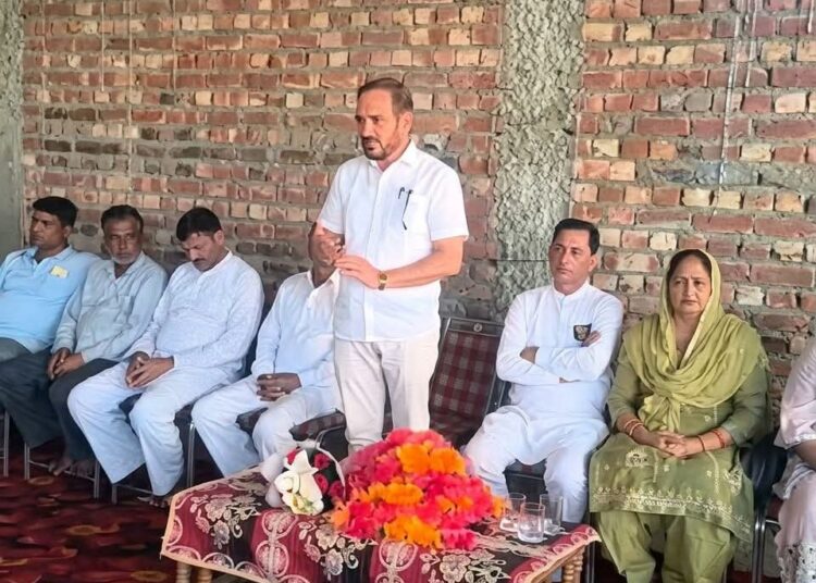 जन्मदिन के शुभ अवसर पर मदन मोहन शर्मा ने, नवादा में धूल नियंत्रण के लिए पानी के टैंकर को दिखाई हरी झंडी!