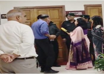 Solan: राज्यपाल के कार्यक्रम में गए 5 शिक्षकों को नोटिस जारी होने पर नौणी विश्वविद्यालय में हंगामा