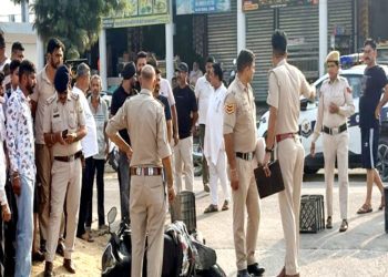 भयानक हादसा: स्कूटी को 6-7 मीटर तक घसीटता ले गया टिप्पर, महिला की मौत, पति घायल