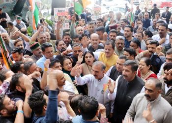 Shimla: राहुल-प्रियंका को हिरासत में लेने पर फूटा कांग्रेस का गुस्सा, CM सुक्खू ने केंद्र और चुनाव आयोग पर साधा निशाना