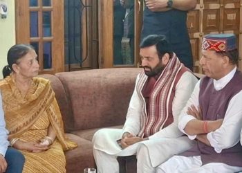 नाहन पहुंचे हरियाणा के CM नायब सिंह सैनी, दिवंगत भाजपा नेता विनय गुप्ता के परिजनों से मिलकर जताया शोक