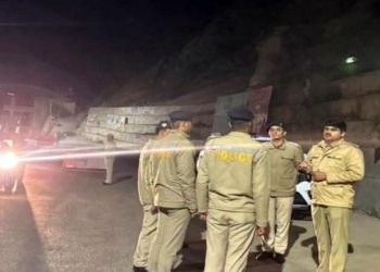 Solan: ड्राइविंग को लेकर बीच सड़क पर भिड़े बस और स्कॉर्पियो चालक, गाड़ियों में तोड़फोड़