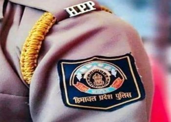 हिमाचल में पुलिस टीम पर हमला, भीड़ ने चरस तस्करों को जबरन छुड़ाया; महिला पंचायत प्रधान समेत कई लोगों पर मामला दर्ज