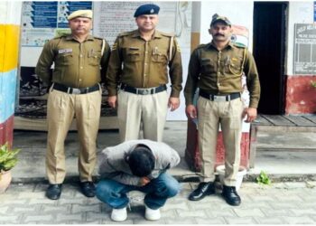 सवारियों से भरी HRTC बस में अचानक घुसी पुलिस, तलाशी में मिली नशे की खेप…मंडी का युवक गिरफ्तार