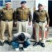 सवारियों से भरी HRTC बस में अचानक घुसी पुलिस, तलाशी में मिली नशे की खेप…मंडी का युवक गिरफ्तार