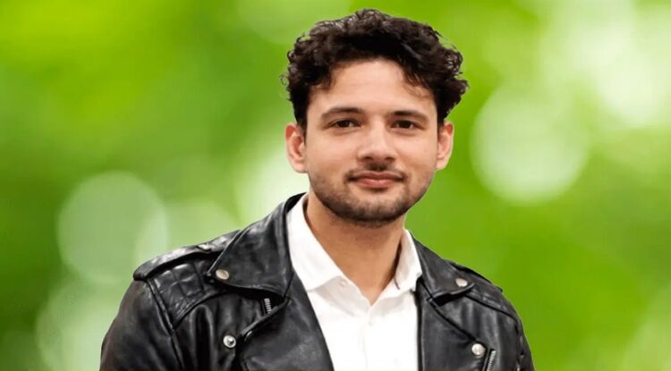 हिमाचल के छोटे से गांव के बेटे सागर का विदेश में डंका, AI से डिप्रेशन की पहचान पर करेगा रिसर्च